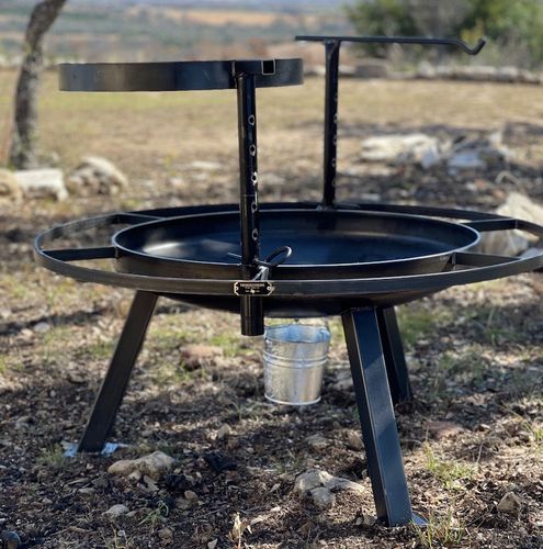 Fire Pit with Boot Rail